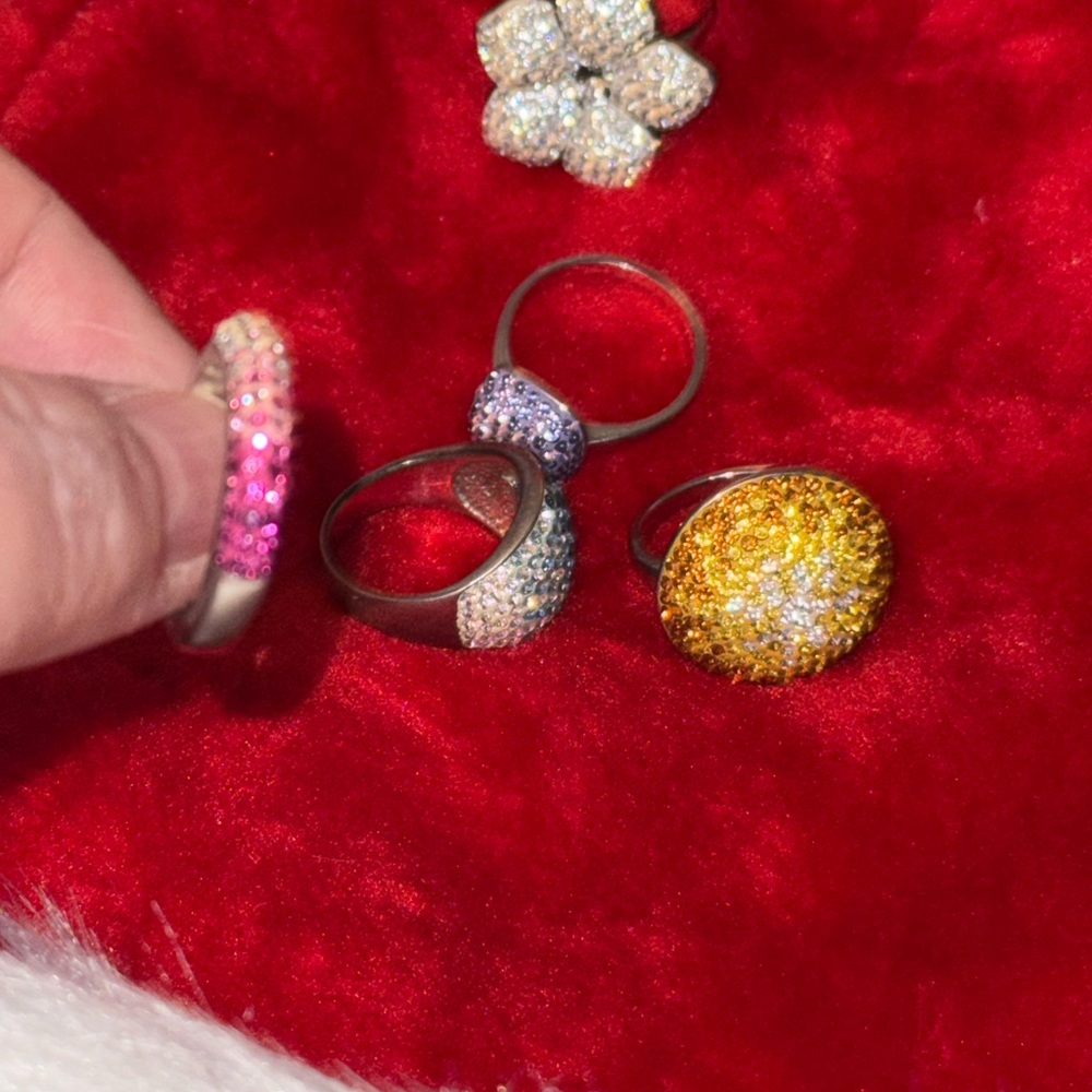 Elegant Silver and Gold Women's Ring Set
Total of 5 rings all size 10 one price - Picture 3 of 15